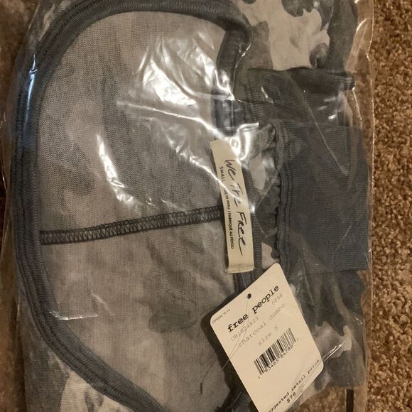 Free People charcoal combo camo Arielle too. Small. NWT - Picture 7 of 7